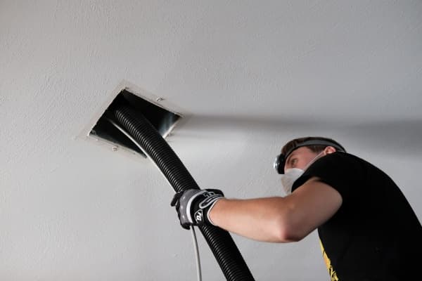 Air duct cleaning 490$